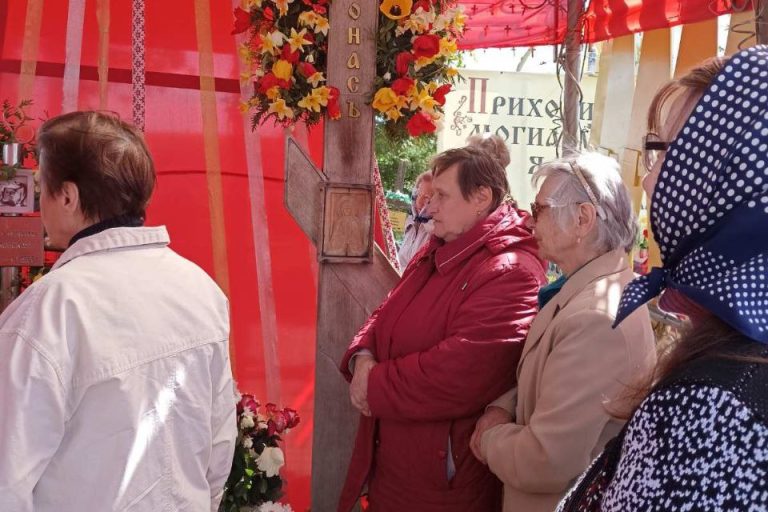 Экскурсия участников клуба "Надёжный причал" на могилу святой Валентины Минской.