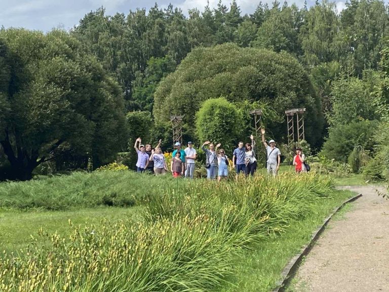 9 августа ООДПИ посетили студенческий городок и ботанический сад БГТУ