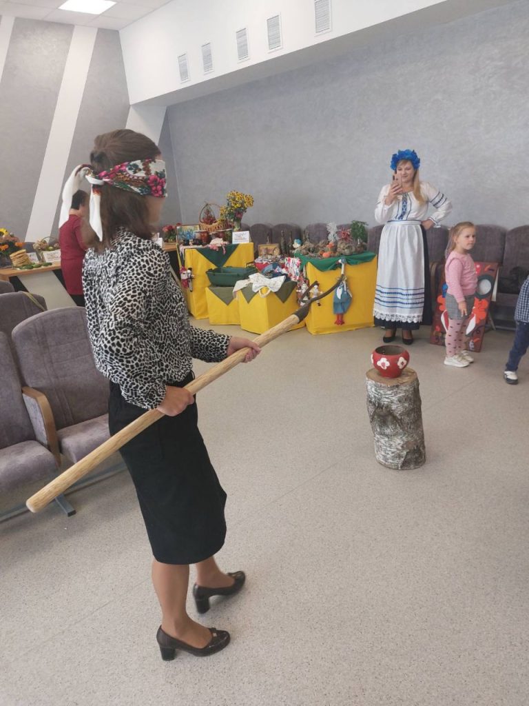 В ГУ "Дзержинский территориальный центр социального обслуживания населения" прошёл фестиваль "Вёска малаДАя"