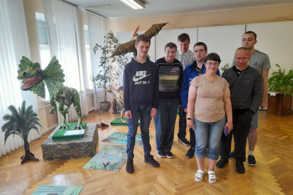 Люди с инвалидностью посетили выставку в ГУ "Дзержинский районный историко-краеведческий музей"