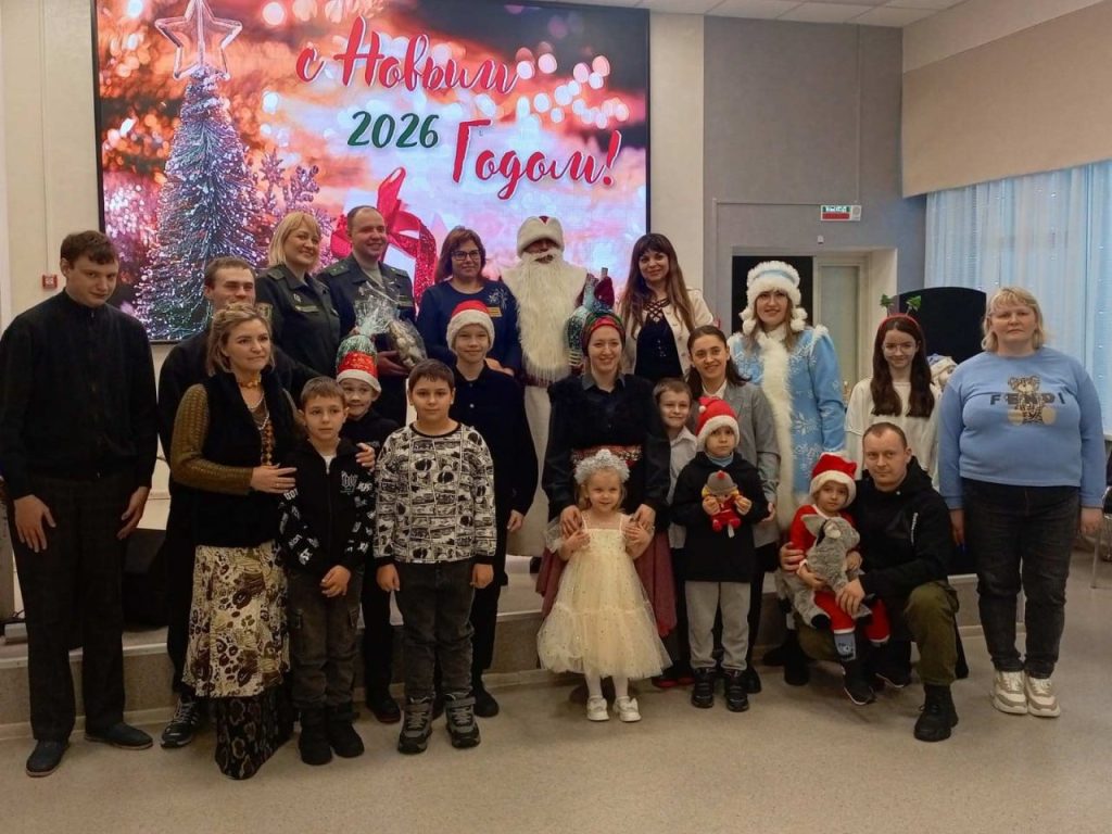 "Пограничный Дед Мороз - сказку зимнюю принес"