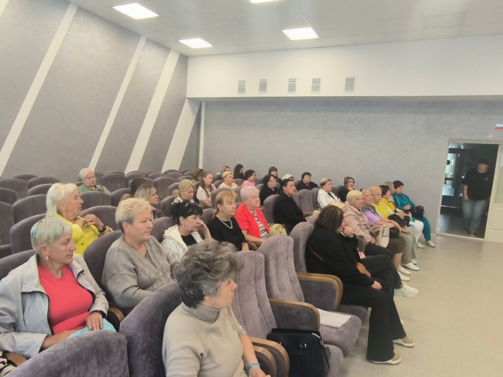 совещание с подчиненными должностными лицами